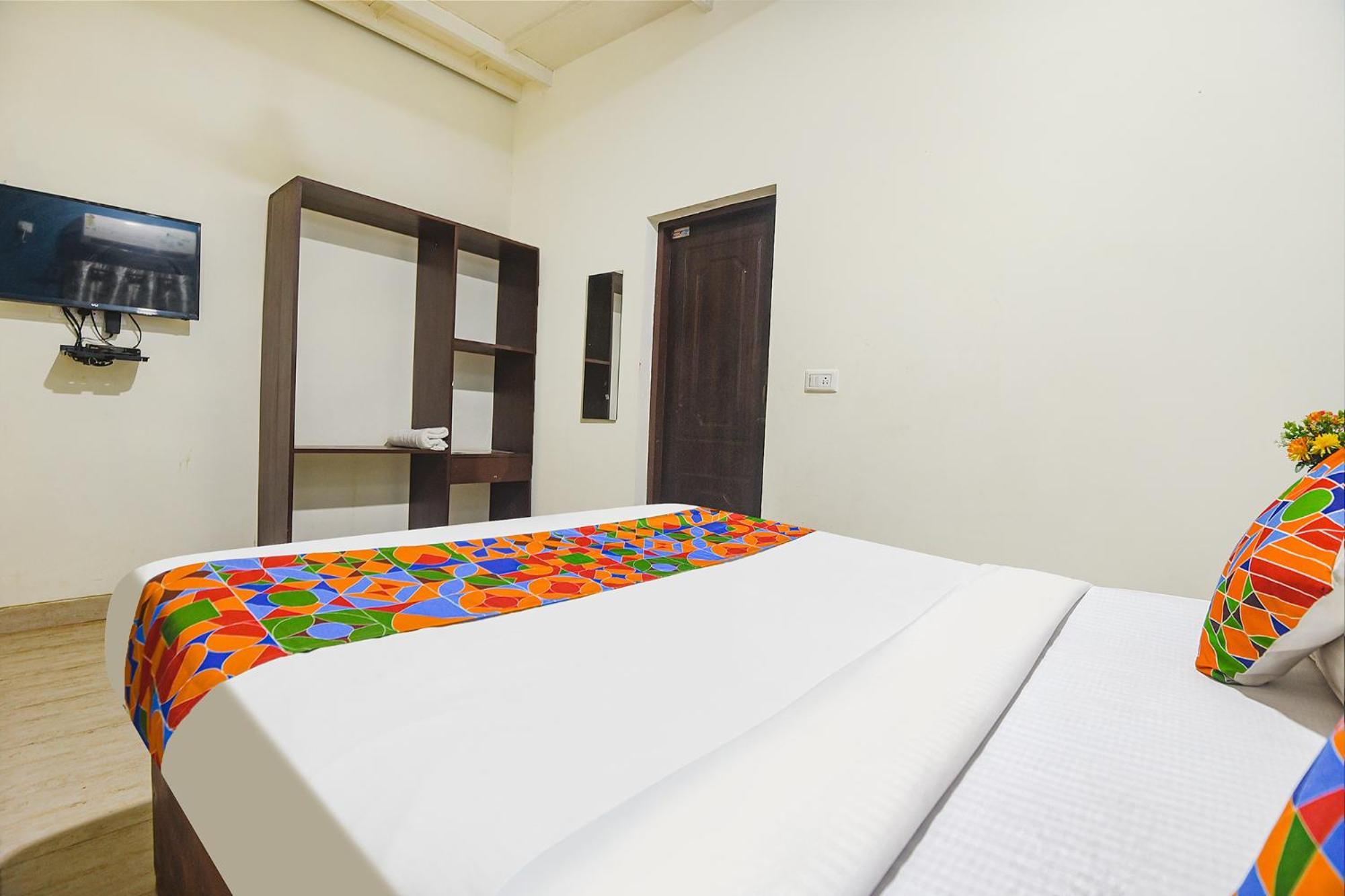 Fabhotel Rj 18 Beach Resort - Nr Baga Beach Экстерьер фото